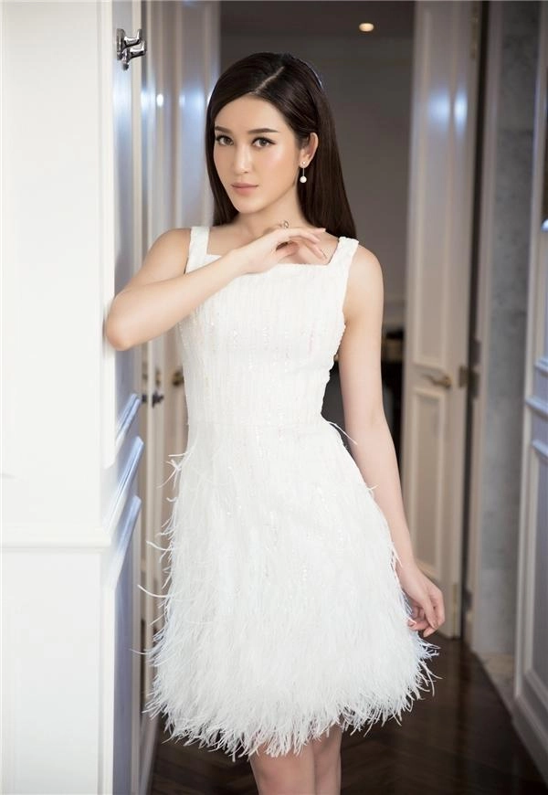 Điểm mặt những chiếc đầm tua rua đang công phá làng mốt việt - 11