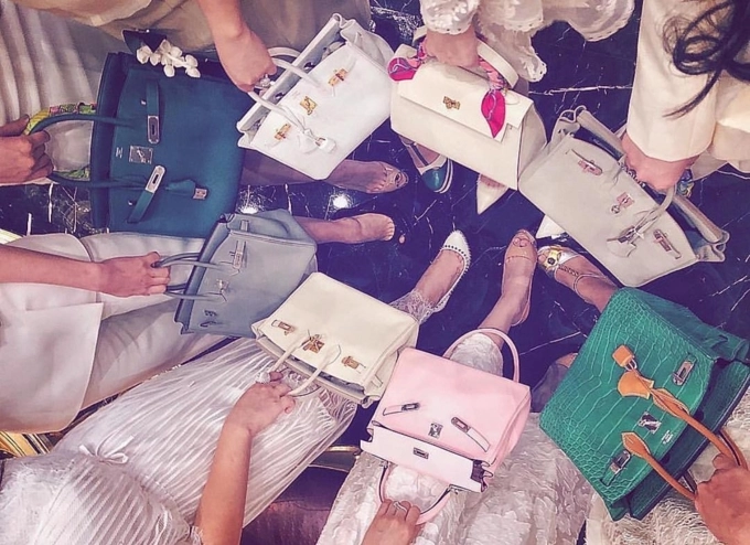 Điểm mặt những món đồ được hội cậu ấm cô chiêu việt khoe nhiều nhất trên instagram - 8