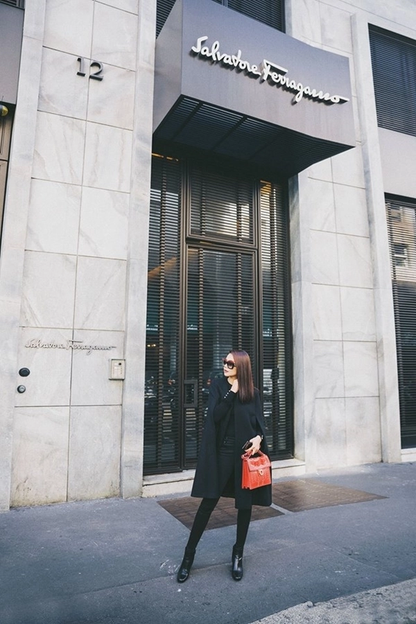 Diện đồ màu tối suốt milan fashion week nhưng thanh hằng vẫn tỏa sáng như thường - 2