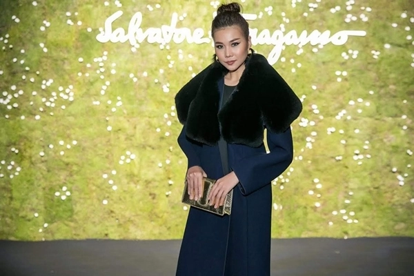 Diện đồ màu tối suốt milan fashion week nhưng thanh hằng vẫn tỏa sáng như thường - 12