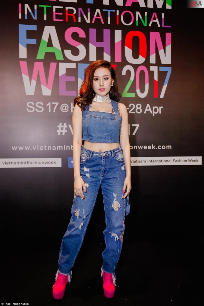 Dù vòng một khiêm tốn nhưng quỳnh anh shyn vẫn chặt đẹp bà tưng chỉ với một set jeans - 6