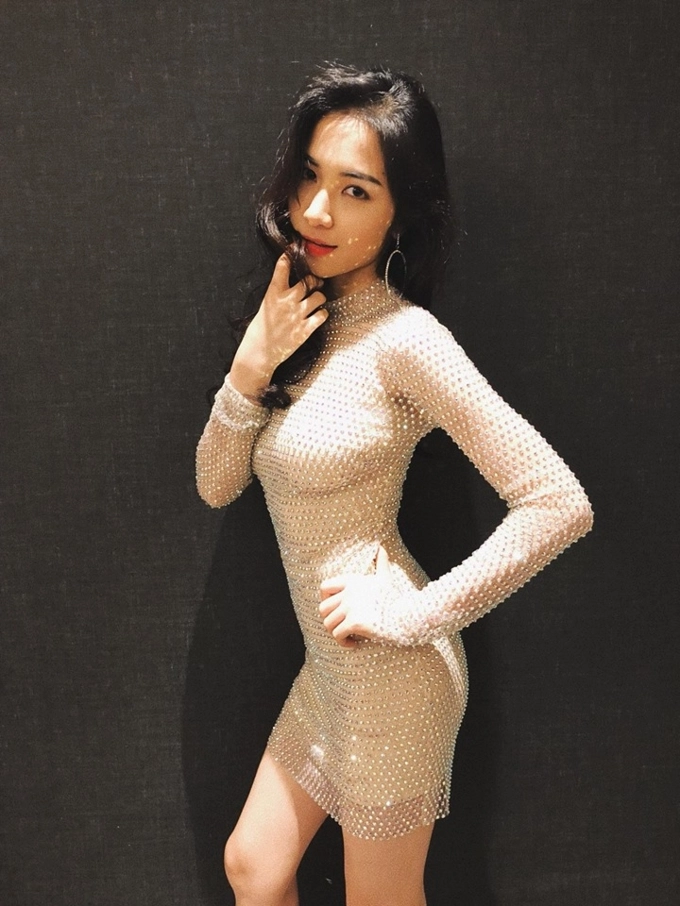 đụng hàng hương giang idol nhưng hhen niê quyến rũ hơn hẳn nhờ cách chọn nội y cao tay - 5