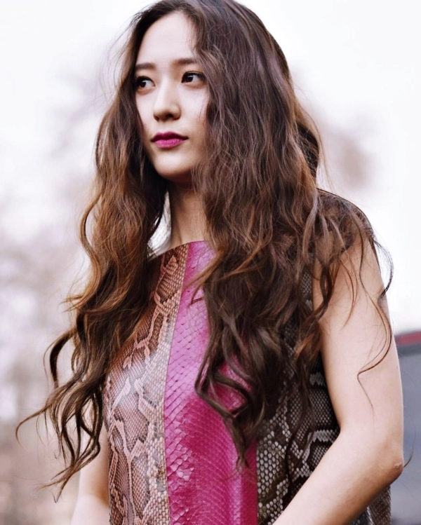 Fan xót xa khi nhìn lại thời krystal còn mái tóc dài và hình ảnh mái rẽ ngôi lộ trán mới đây - 7