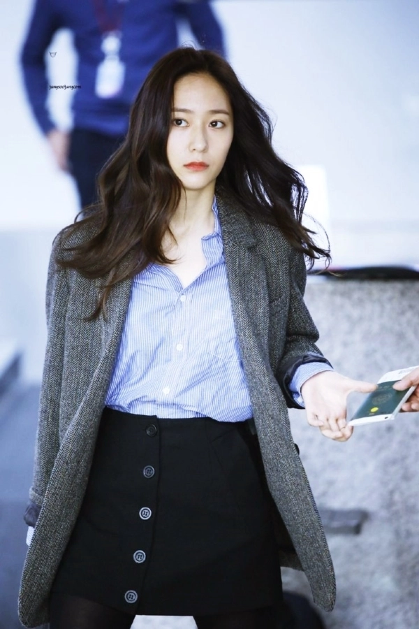 Fan xót xa khi nhìn lại thời krystal còn mái tóc dài và hình ảnh mái rẽ ngôi lộ trán mới đây - 8