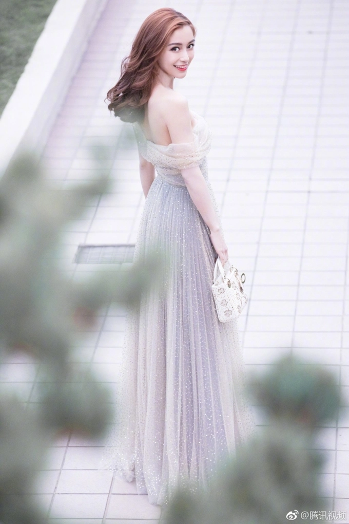 gái một con angelababy đẹp hết phần thiên hạ chiếm toàn bộ spotlight tại sự kiện của dior - 6