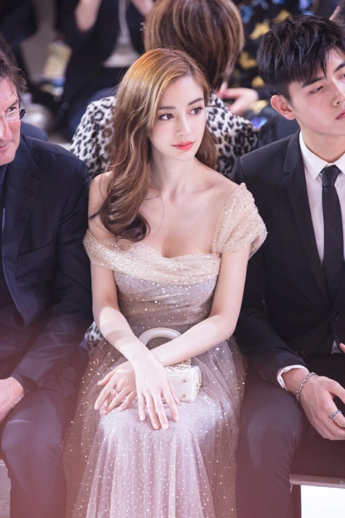 gái một con angelababy đẹp hết phần thiên hạ chiếm toàn bộ spotlight tại sự kiện của dior - 10