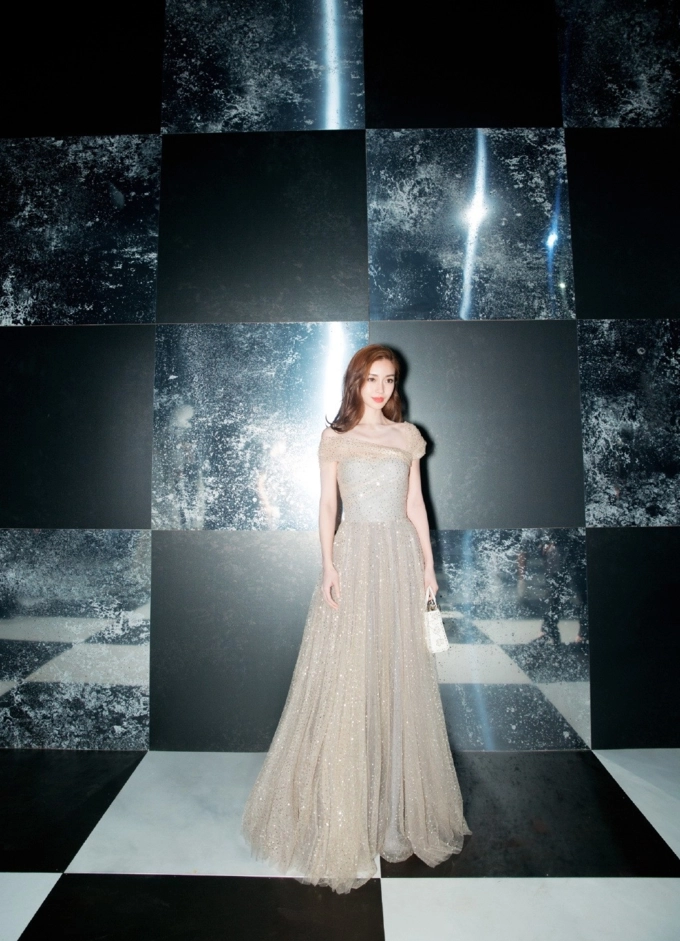 gái một con angelababy đẹp hết phần thiên hạ chiếm toàn bộ spotlight tại sự kiện của dior - 14
