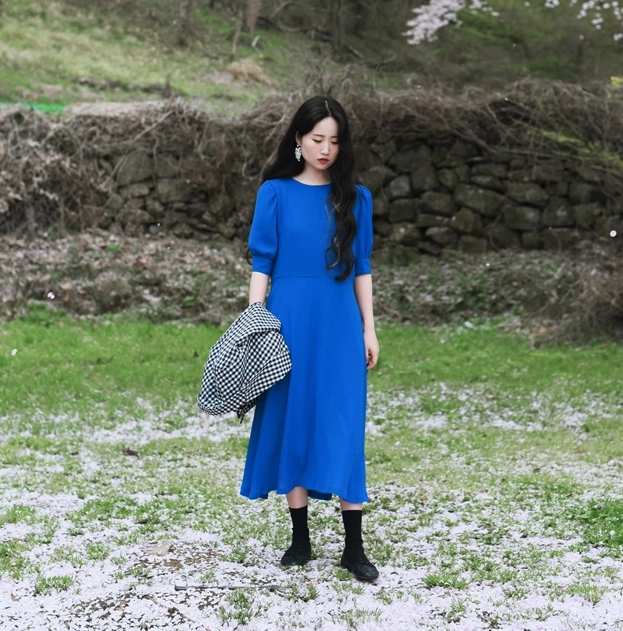 Giới trẻ hàn quốc đang ngất ngây con gà tây với style đầm tay phồng cực đáng yêu - 1