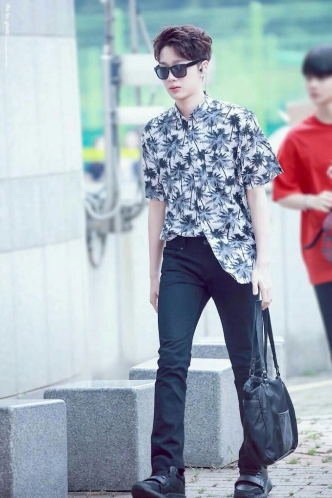 Gu thời trang đáng học hỏi của lai guan lin wanna one - bé út sành điệu nhất của kpop - 3