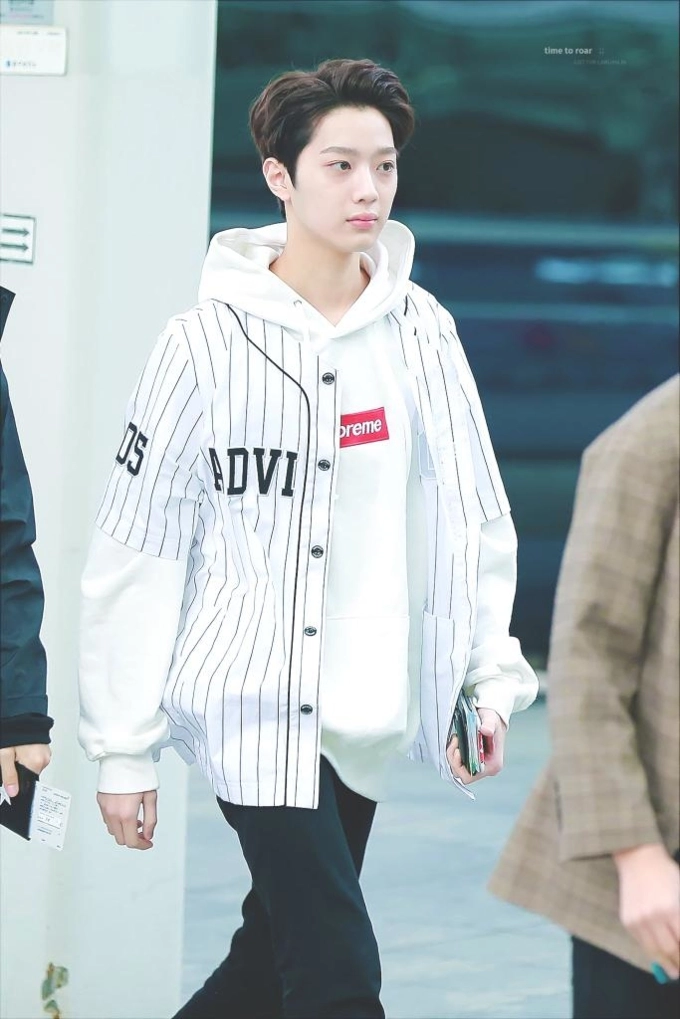 Gu thời trang đáng học hỏi của lai guan lin wanna one - bé út sành điệu nhất của kpop - 4