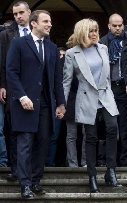 Gu thời trang trẻ trung giúp vợ hơn 24 tuổi tự tin khi sánh đôi cùng tổng thống đắc cử emmanuel macron - 2