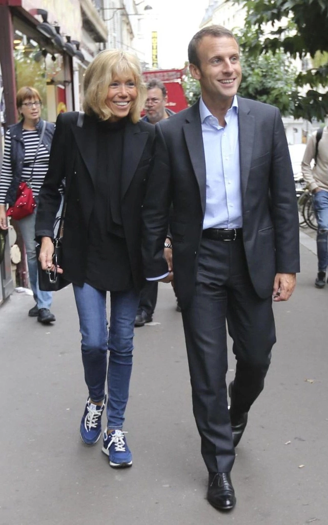 Gu thời trang trẻ trung giúp vợ hơn 24 tuổi tự tin khi sánh đôi cùng tổng thống đắc cử emmanuel macron - 7
