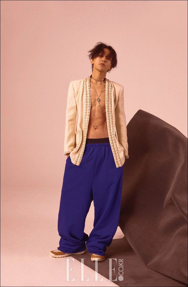 Hoàng thùy thoát xác hoàn toàn khi mặc áo giống g-dragon và quán quân next top châu á - 2