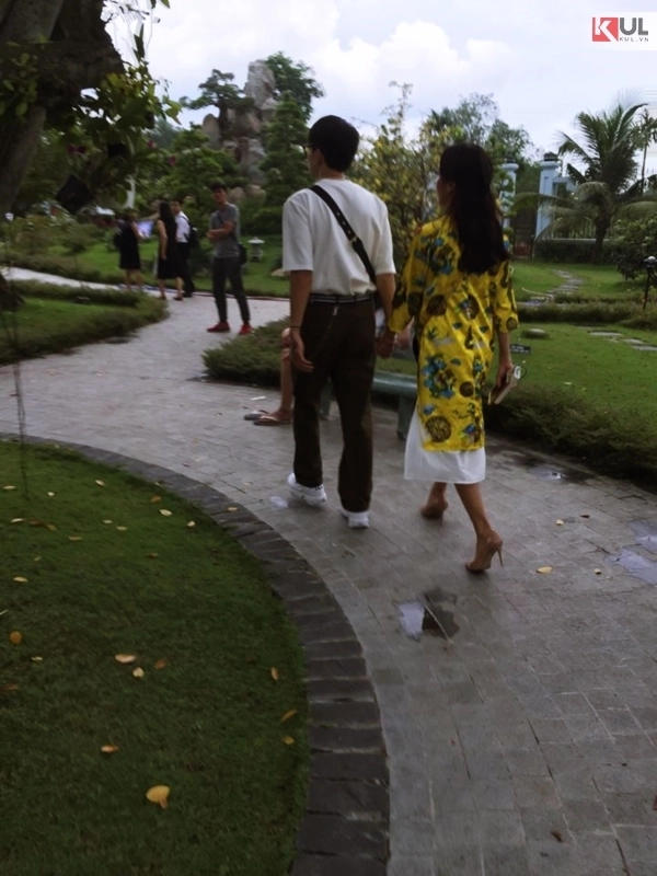 Hốt hoảng khi thấy anh tú - diệu nhi diện thời trang ông chú bà thím đi mừng giỗ tổ - 3