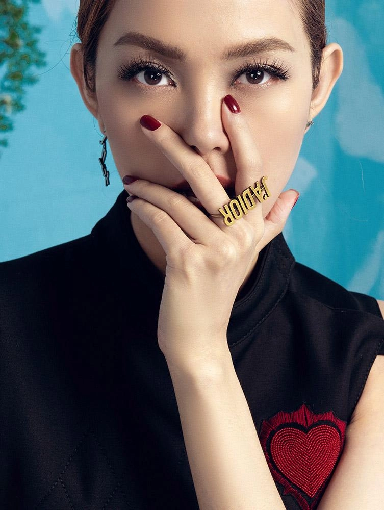 Hot minh hằng chính thức ngồi ghế nóng the face 2018 - 2