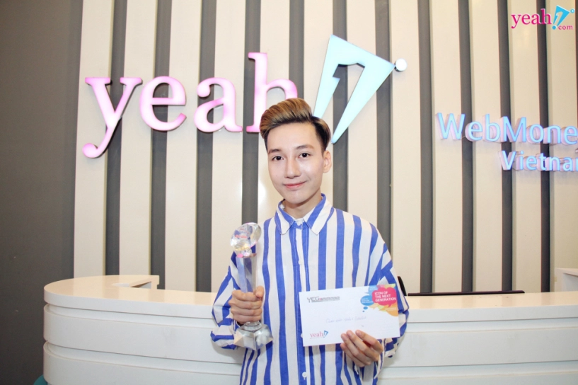 Hotface phạm đức anh rạng rỡ đến nhận giải quán quân yeah1 got talent 2018 - 4