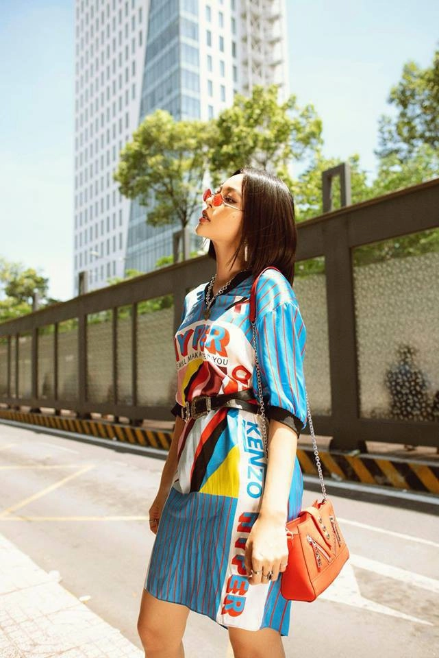 Hương giang tú hảo bất ngờ đụng hàng kẻ 8 lạng người nửa cân - 8