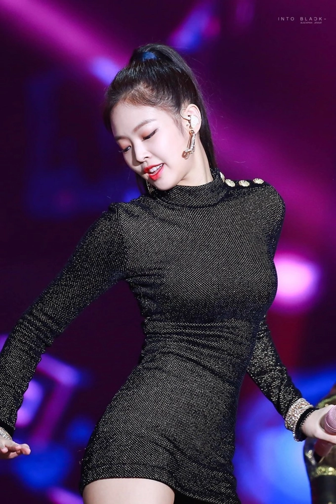 Jennie black pink gây sốt vì khoe body hoàn hảo với chiếc váy hàng hiệu xa xỉ - 5
