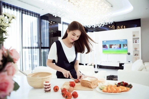 Khám phá bí mật vòng eo 56 của ngọc trinh để có vóc dáng luôn thon gọn và quyến rũ - 3