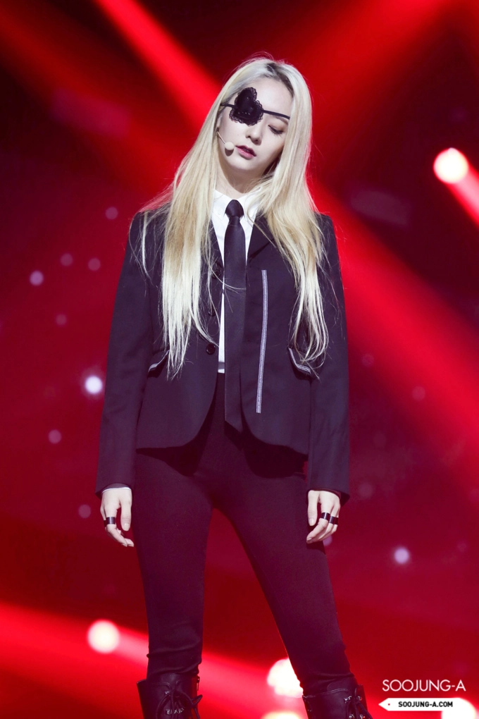 Khi các thần tượng nữ k-pop diện suit mạnh mẽ và uy lực ngất trời - 3
