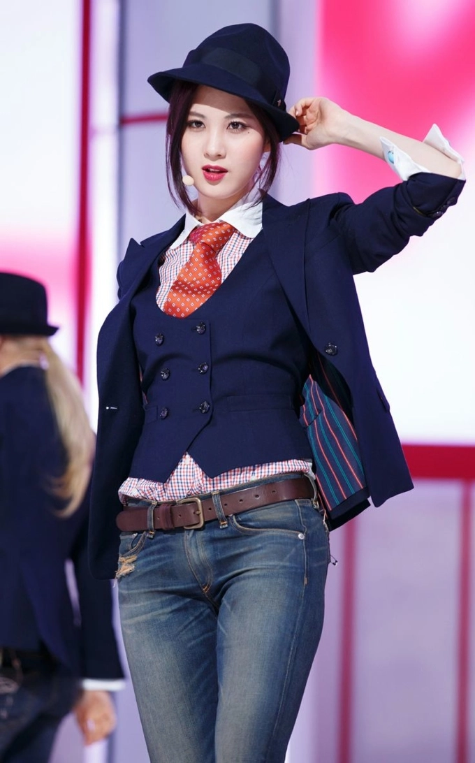Khi các thần tượng nữ k-pop diện suit mạnh mẽ và uy lực ngất trời - 5