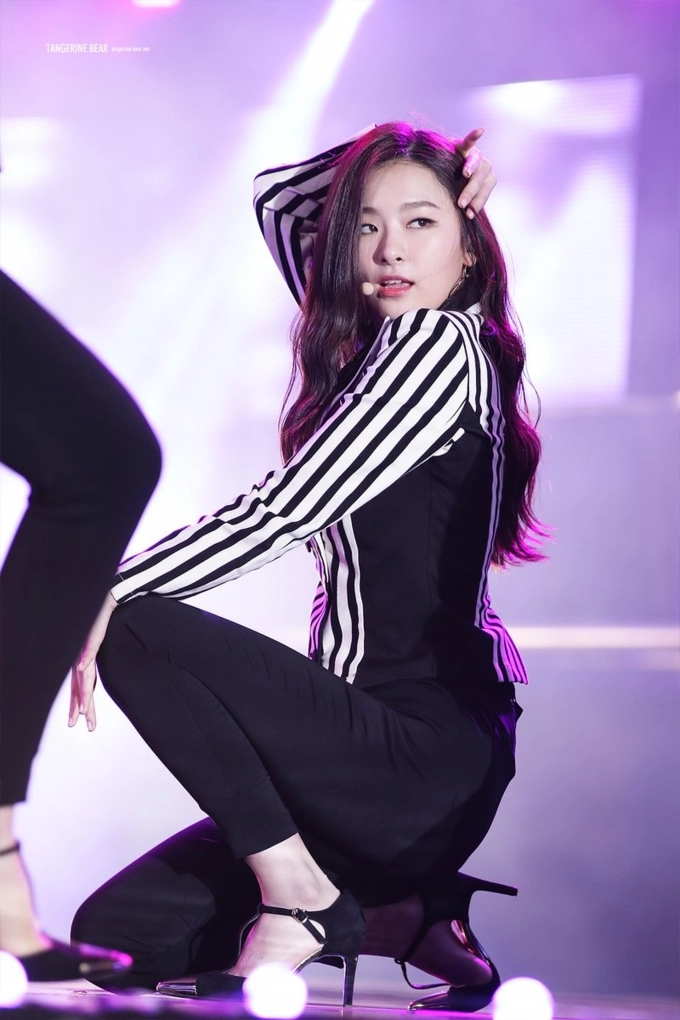 Khi các thần tượng nữ k-pop diện suit mạnh mẽ và uy lực ngất trời - 6