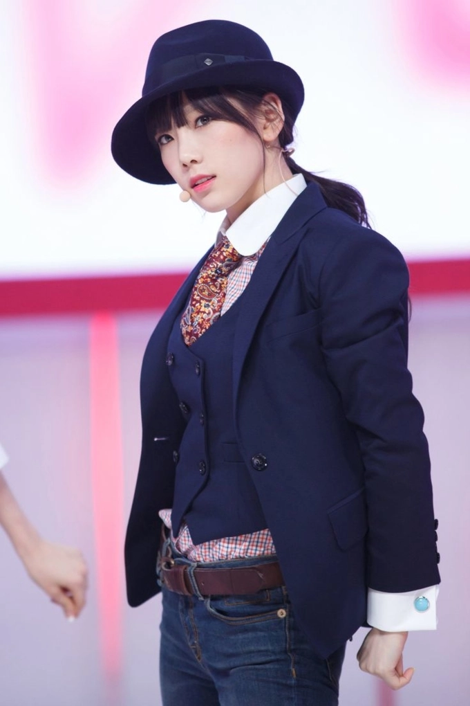 Khi các thần tượng nữ k-pop diện suit mạnh mẽ và uy lực ngất trời - 7