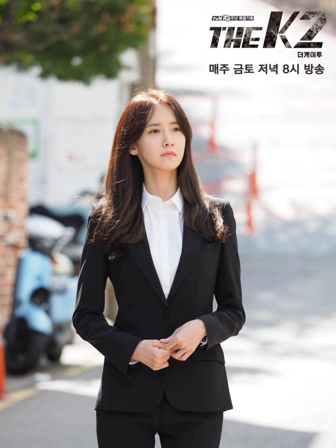 Khi các thần tượng nữ k-pop diện suit mạnh mẽ và uy lực ngất trời - 10