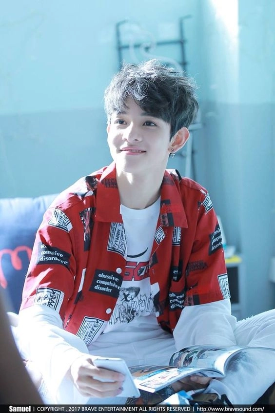 Kim samuel hoàng tử lai có gu thời trang chất chơi và sành điệu chuẩn fashionista mới của kpop - 6