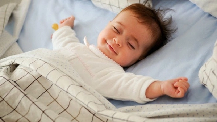 Làm thế nào để rèn cho bé tự ngủ ngon giấc - 1