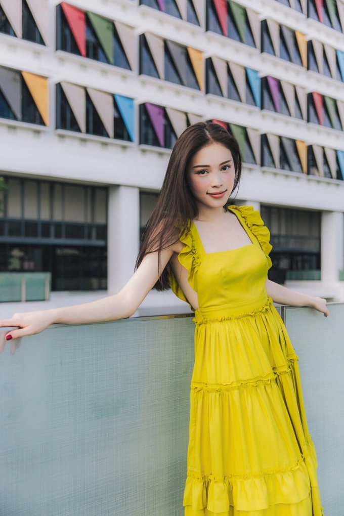 Linh rin dẫn đầu xu hướng thời trang hè 2018 với áo đầm gợi cảm - 10