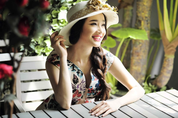 Nhã phương và hành trình lột xác thông qua váy áo - 2