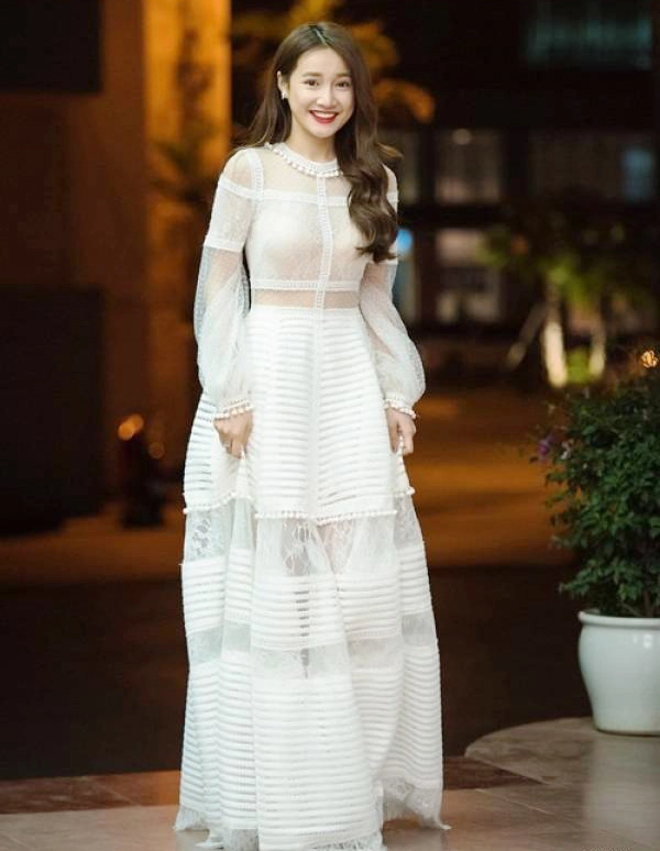 Nhã phương và hành trình lột xác thông qua váy áo - 7