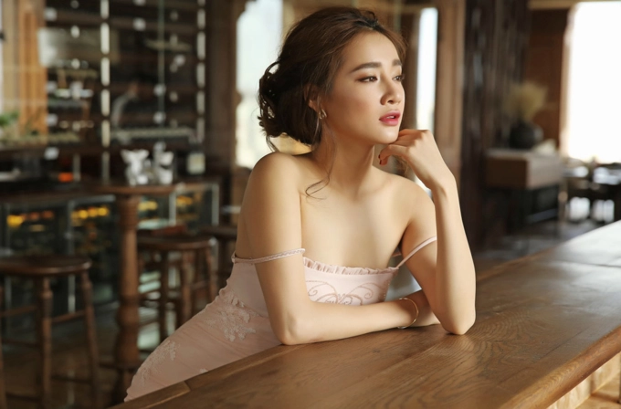 Nhã phương và hành trình lột xác thông qua váy áo - 10