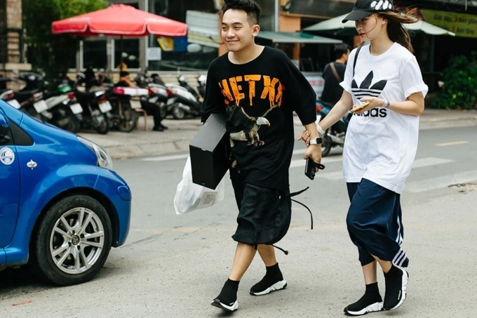 Nhìn lại những hình ảnh street style chất lừ của giới trẻ việt ở sneaker fest 2017 - 1