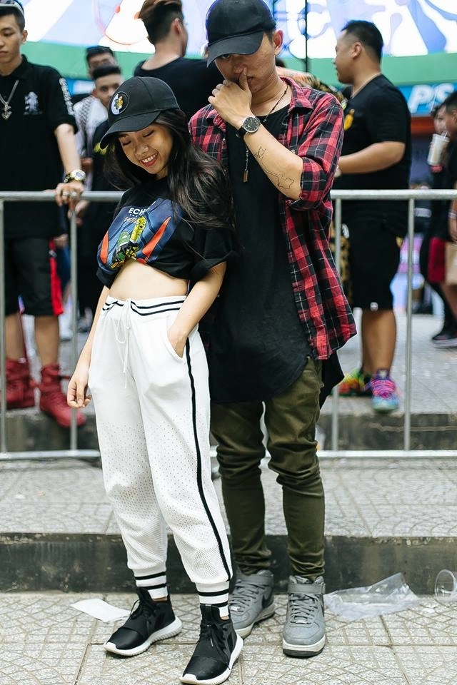 Nhìn lại những hình ảnh street style chất lừ của giới trẻ việt ở sneaker fest 2017 - 10