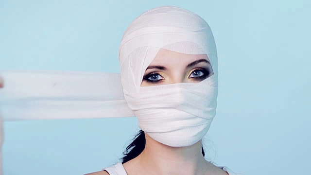 Những bí kíp đơn giản giúp chị em phục hồi hậu phẫu thuật thẩm mỹ - 1