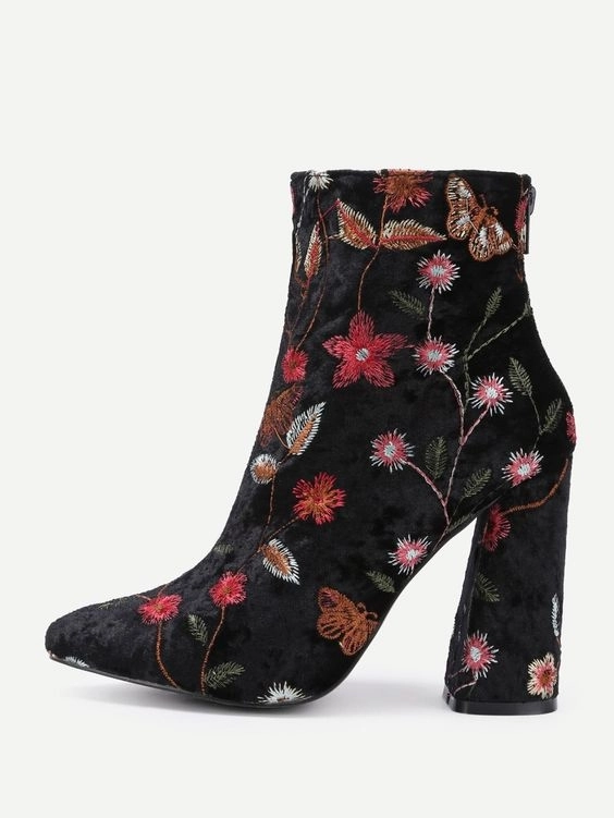 Những đôi giày lấy cảm hứng từ hoa cỏ mùa xuân khiến nàng nào cũng phải thích mê - 5