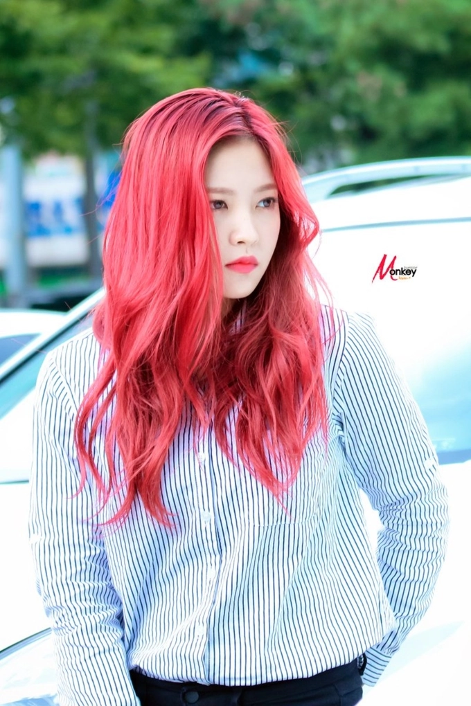 Những màu tóc siêu thực được lòng sao kpop nhất năm 2017 - 11