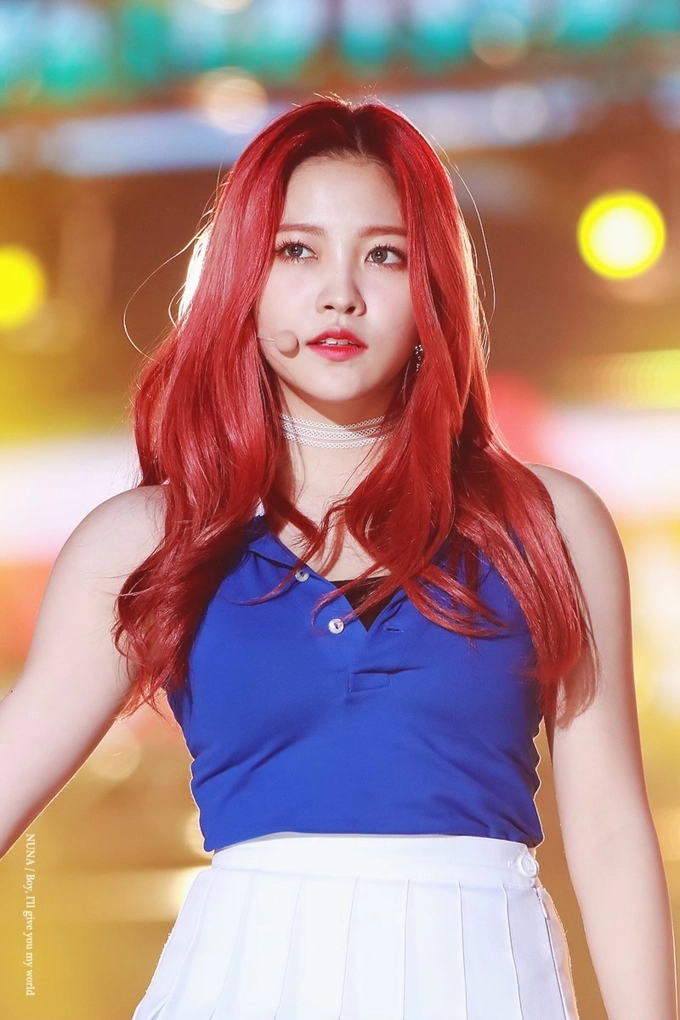 Những màu tóc siêu thực được lòng sao kpop nhất năm 2017 - 12