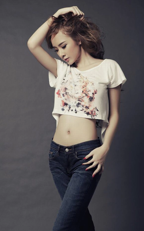 Những người đẹp chăm chỉ khoe eo thon nhất showbiz việt - 4