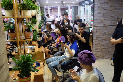 Ông chủ salon tuấn nguyễn thành công nhờ đam mê làm đẹp mái tóc - 5