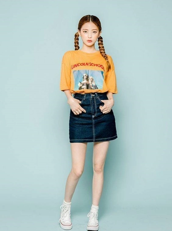 Phong cách dạo phố với váy jeans thần thánh không phải lo ngại ngày mưa bão - 1