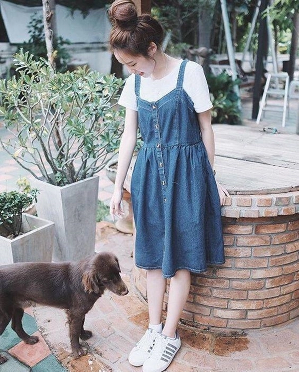 Phong cách dạo phố với váy jeans thần thánh không phải lo ngại ngày mưa bão - 12