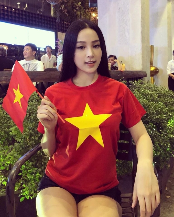 Sao việt gợi ý cách lên đồ đi bão để vừa chất vừa thoải mái - 2