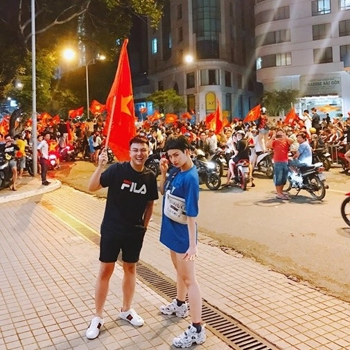 Sao việt gợi ý cách lên đồ đi bão để vừa chất vừa thoải mái - 7