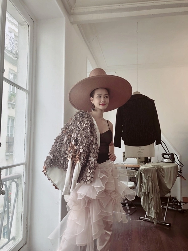Soi street style sao việt tại paris fasion week thanh hằng kỳ duyên maya ai mặc đẹp hơn - 12