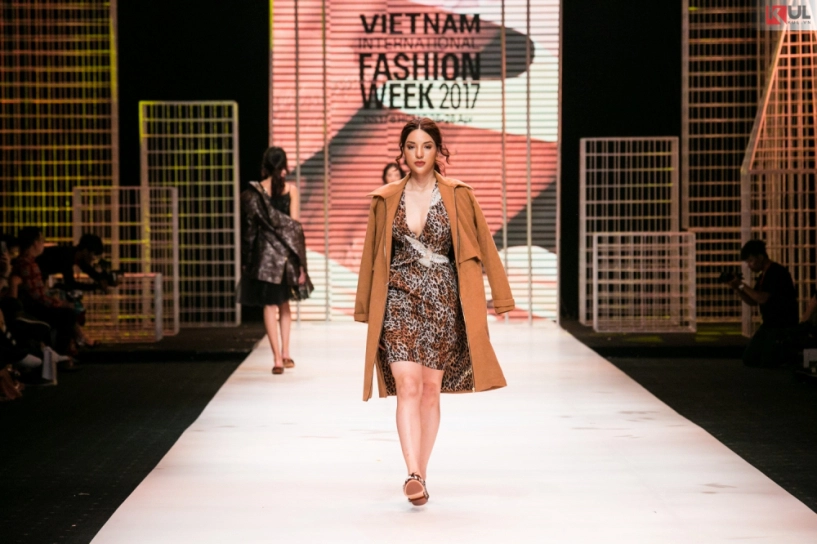 Thanh hằng mang đến cái kết viên mãn cho vifw 2017 - 4