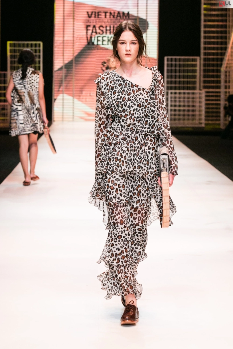 Thanh hằng mang đến cái kết viên mãn cho vifw 2017 - 6