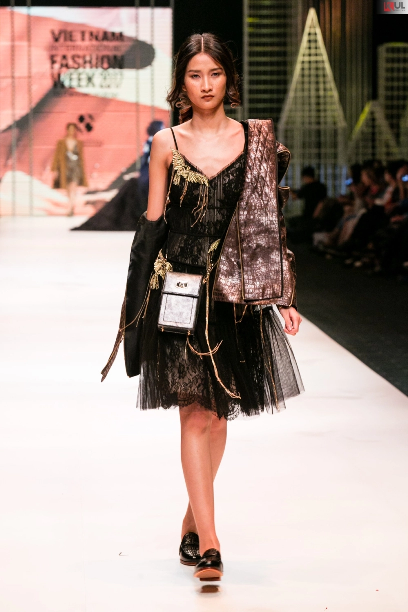 Thanh hằng mang đến cái kết viên mãn cho vifw 2017 - 7